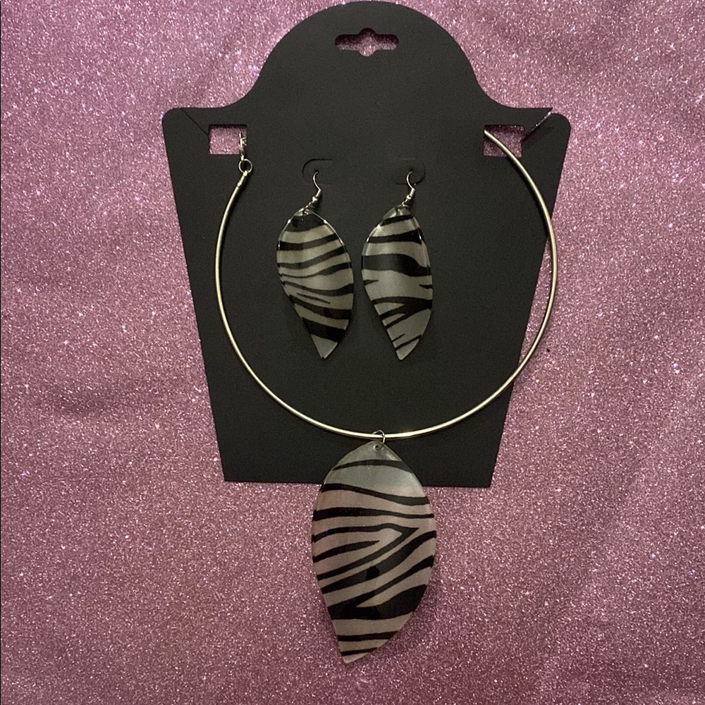 Zebra-Print Silver Leaf Pendant Necklace & Earring Set